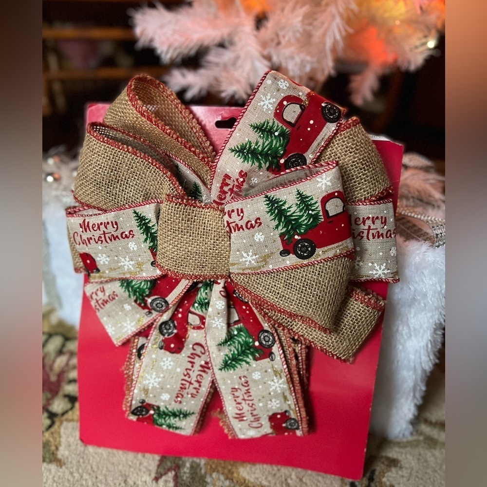 ❤️Truck Burlap Bow Tree
Topper